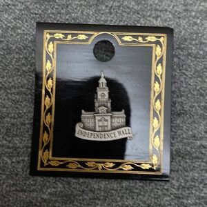 Independence Hall pin